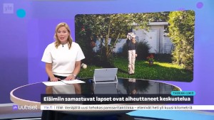 Ylen TV-uutiset. Teksti: Therian-ilmiö: Eläimiin samastuvat lapset ovat aiheuttaneet keskustelua. Taustalla kuva lapsesta ulkona naamari päässä.